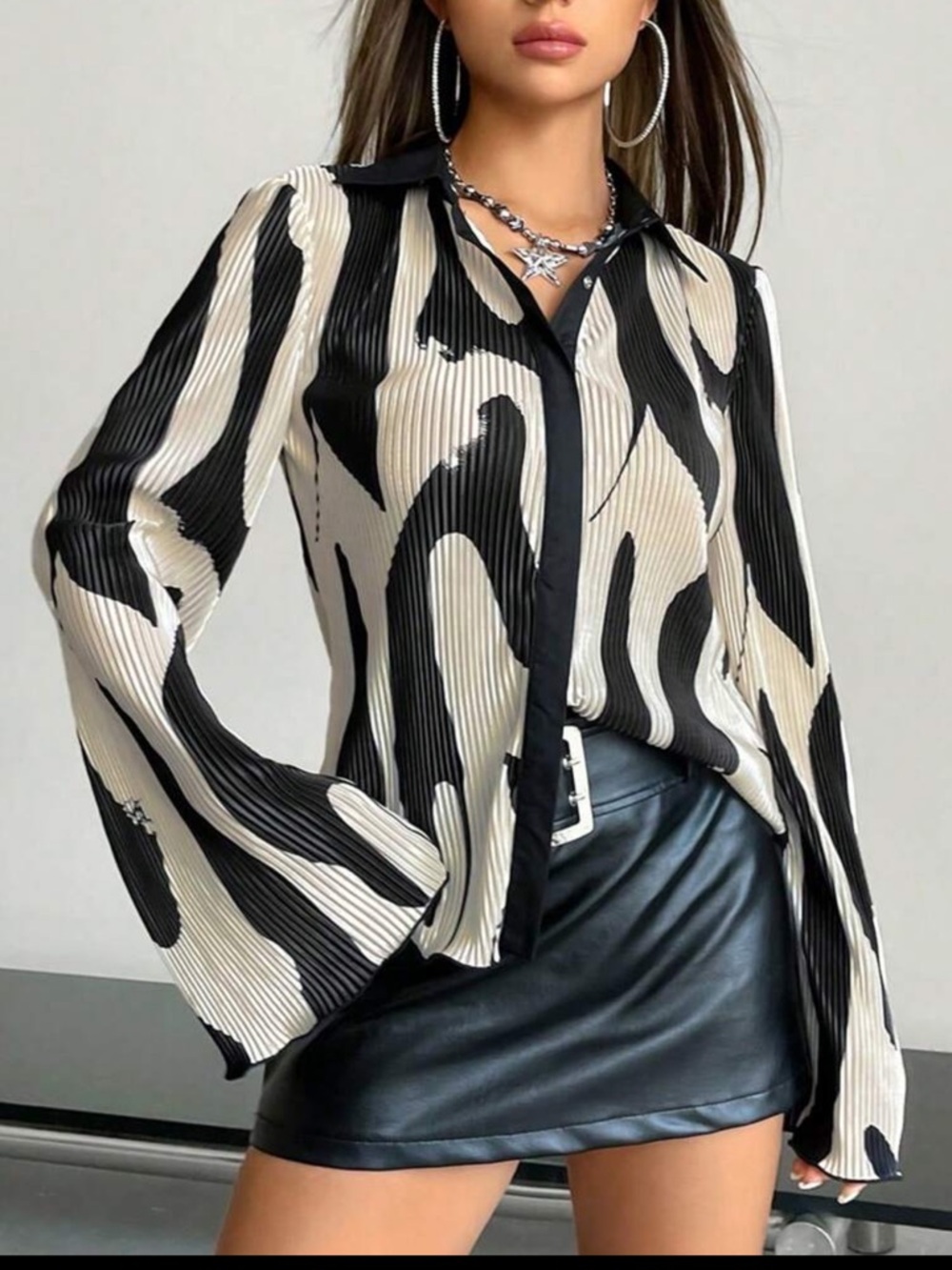SHEIN Black & Cream Abstract Pleated Button-Down Shirt
